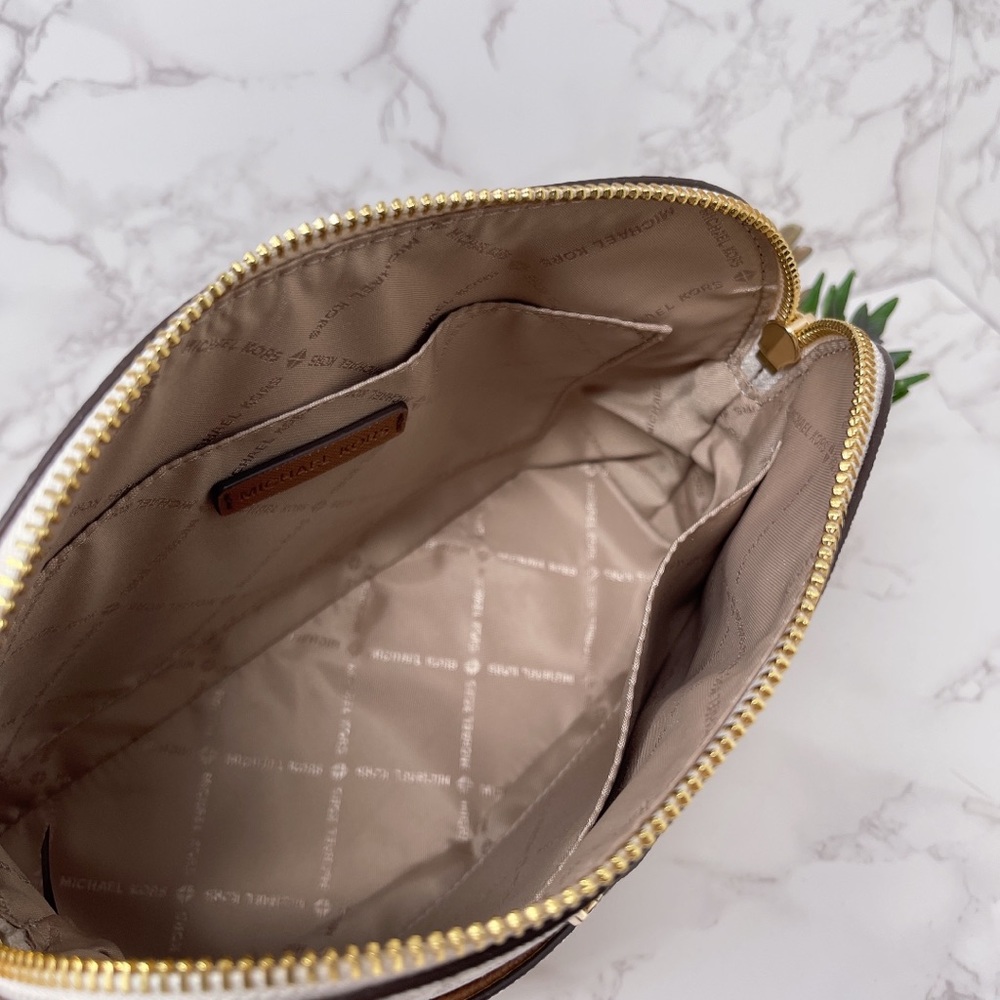 Michael Kors dome crossbody - Picture 8 of 8